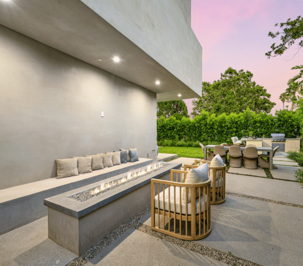 Backyard customized fire pit