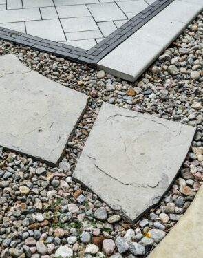 Flagstone walkway in Richmond Hill