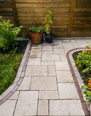Interlocking backyard walkway Etobicoke