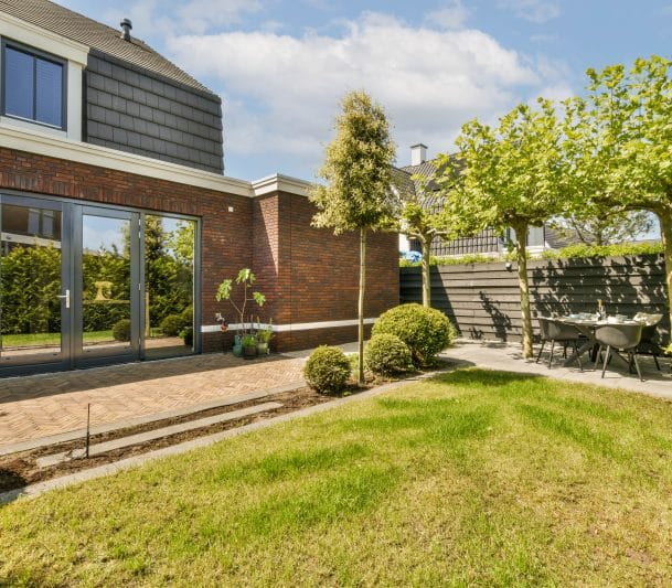 landscape architect toronto backyard case