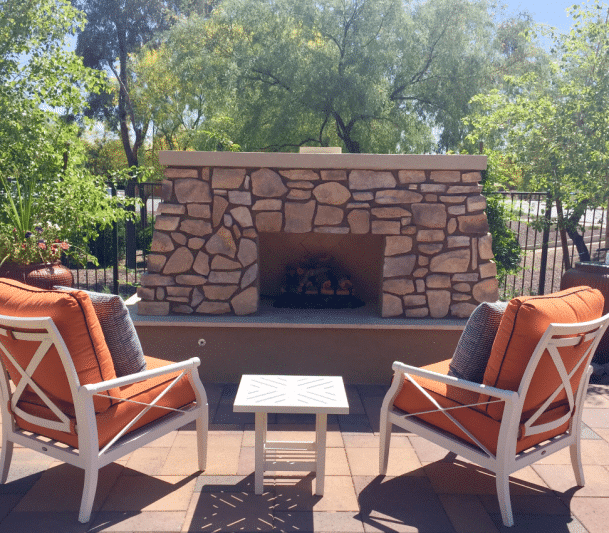 Outdoor fireplace