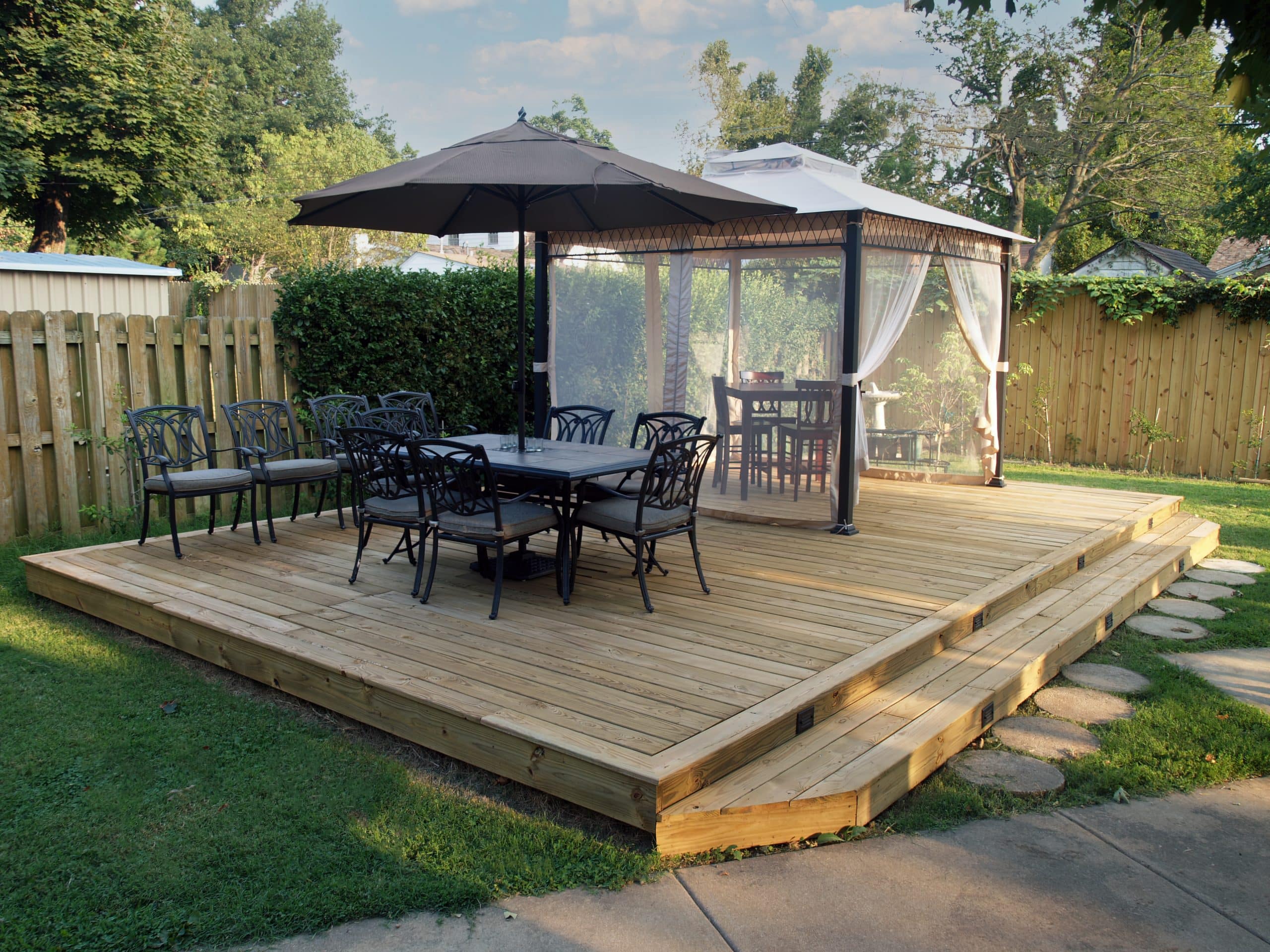 Deck and cabana construction builders Toronto