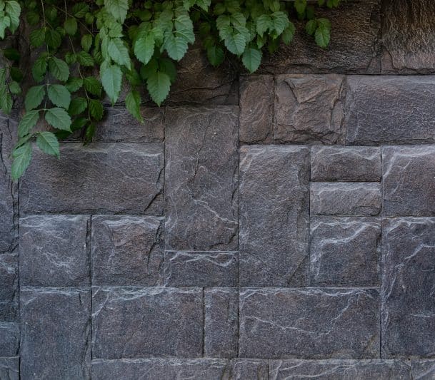 retaining wall with greenery