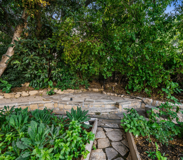 Flagstone frontyard